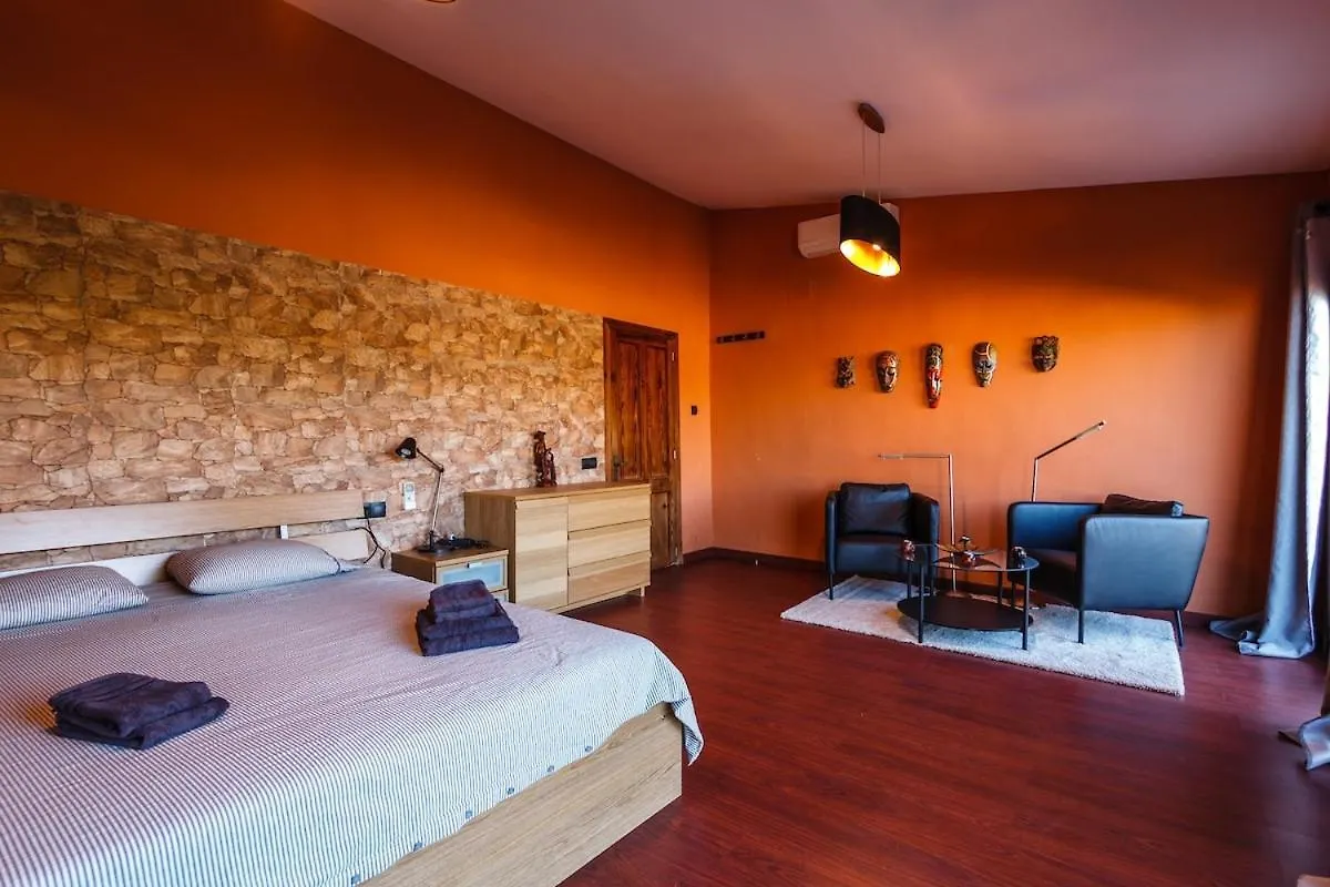 펜션 Villa With Garden, Pool And Views, Remote-Working 캄파네트
