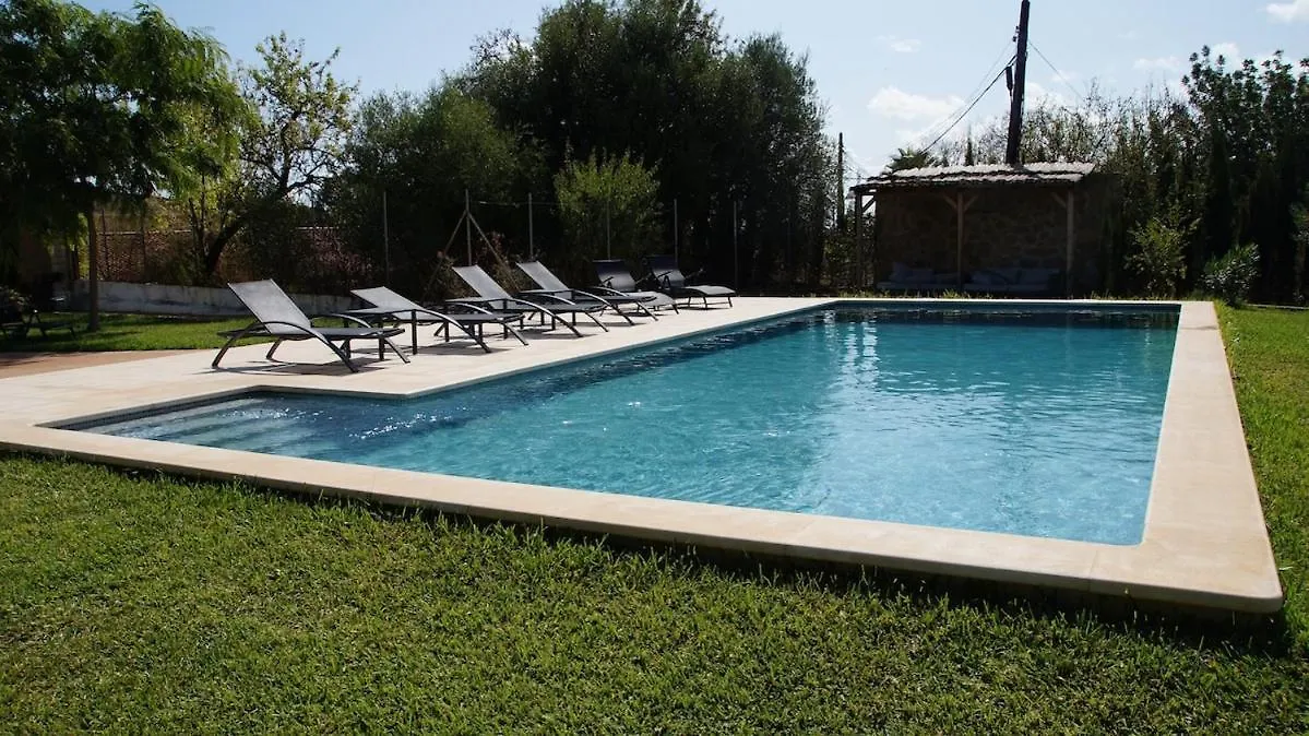 Дом отдыха Villa With Garden, Pool And Views, Remote-Working Кампанет