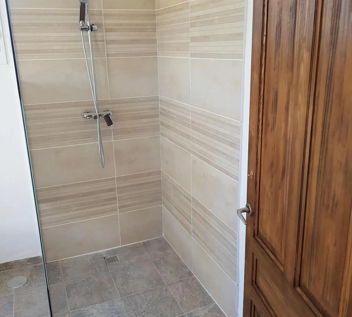 Дом отдыха Villa With Garden, Pool And Views, Remote-Working Кампанет